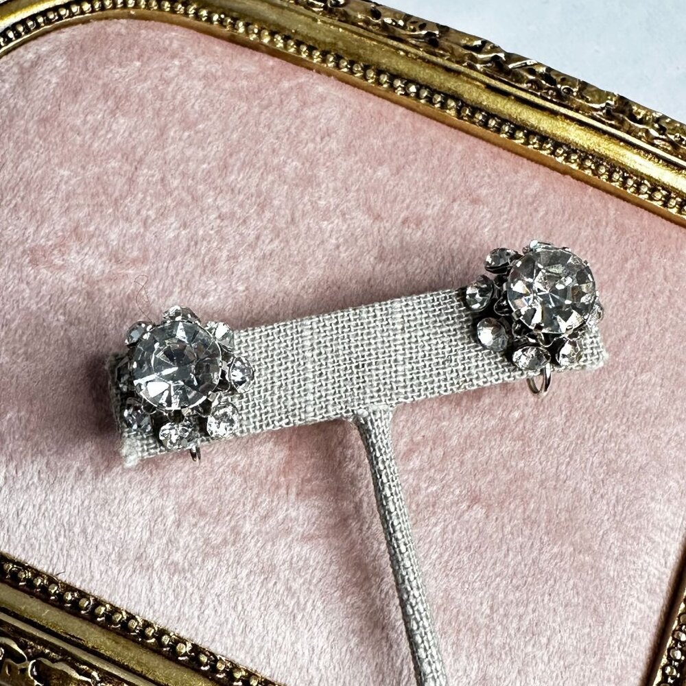 Vintage Signed Coro Rhinestone Screw-back Earrings Silver Tone Floral Design MCM - Picture 8 of 9